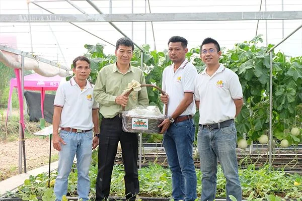 เทคโนโลยีชาวบ้าน นิตยสารในเครือมติชน ที่เข้ามาสัมภาษณ์สด